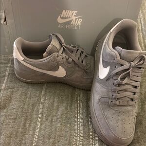 Nike Air Force 1 07’ Suede Grey White 2011 release size 9.5 Men’s